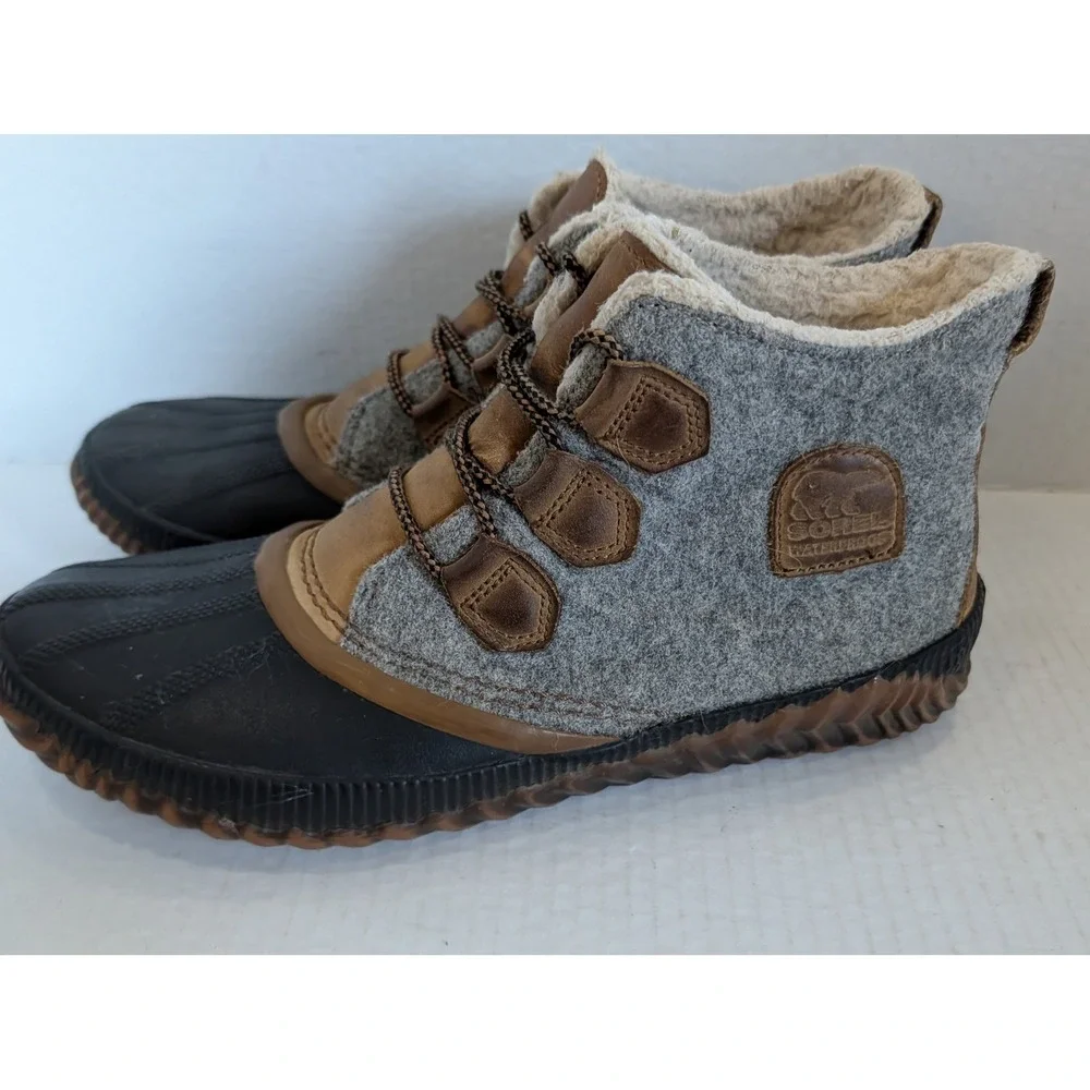 Sorel Women's Waterproof Duck Boots Gray Felt Faux Fur Lined Size 11